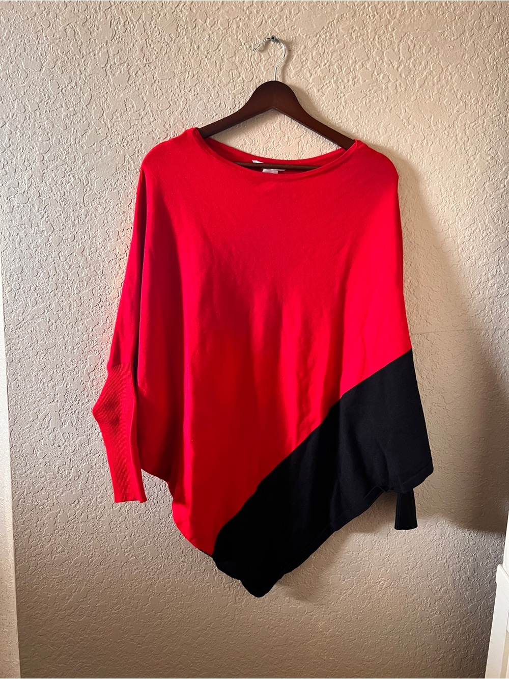 Peter Nygard Red and Black Poncho Style Top Diagonal Colorblock Sweater Large